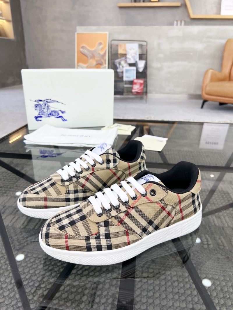 Burberry Low Shoes